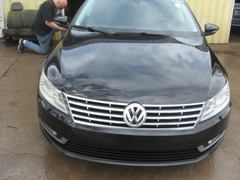 Used 2013 Volkswagen CC Sport image 2