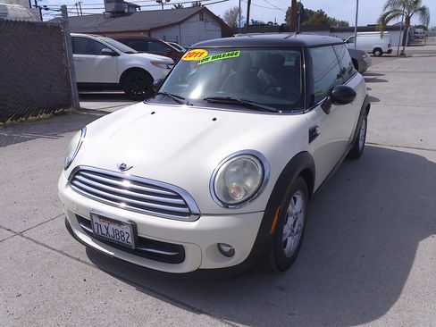Used 2011 MINI Cooper image 2