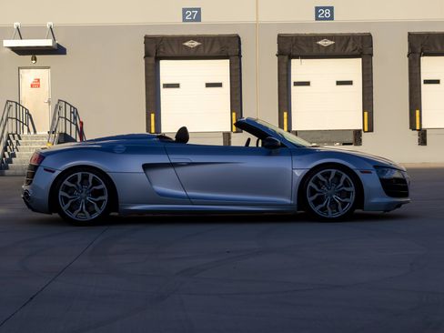 Used 2012 Audi R8 V10 image 4
