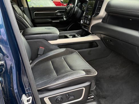 Used 2020 RAM 1500 4x4 Crew Cab Laramie image 7