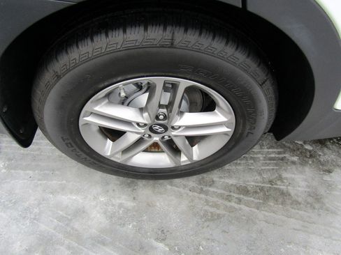 Used 2017 Hyundai Santa Fe Sport image 10