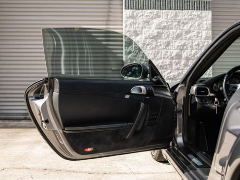 Used 2010 Porsche 911 Turbo image 27