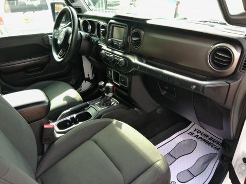 Used 2018 Jeep Wrangler Unlimited Sport image 43