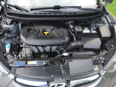 Used 2013 Hyundai Elantra GLS FWD image 21