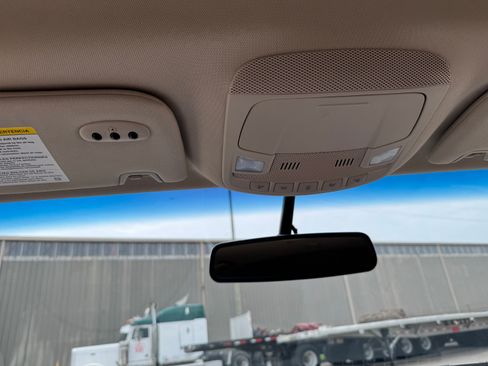 Used 2017 Lincoln MKX Select image 29