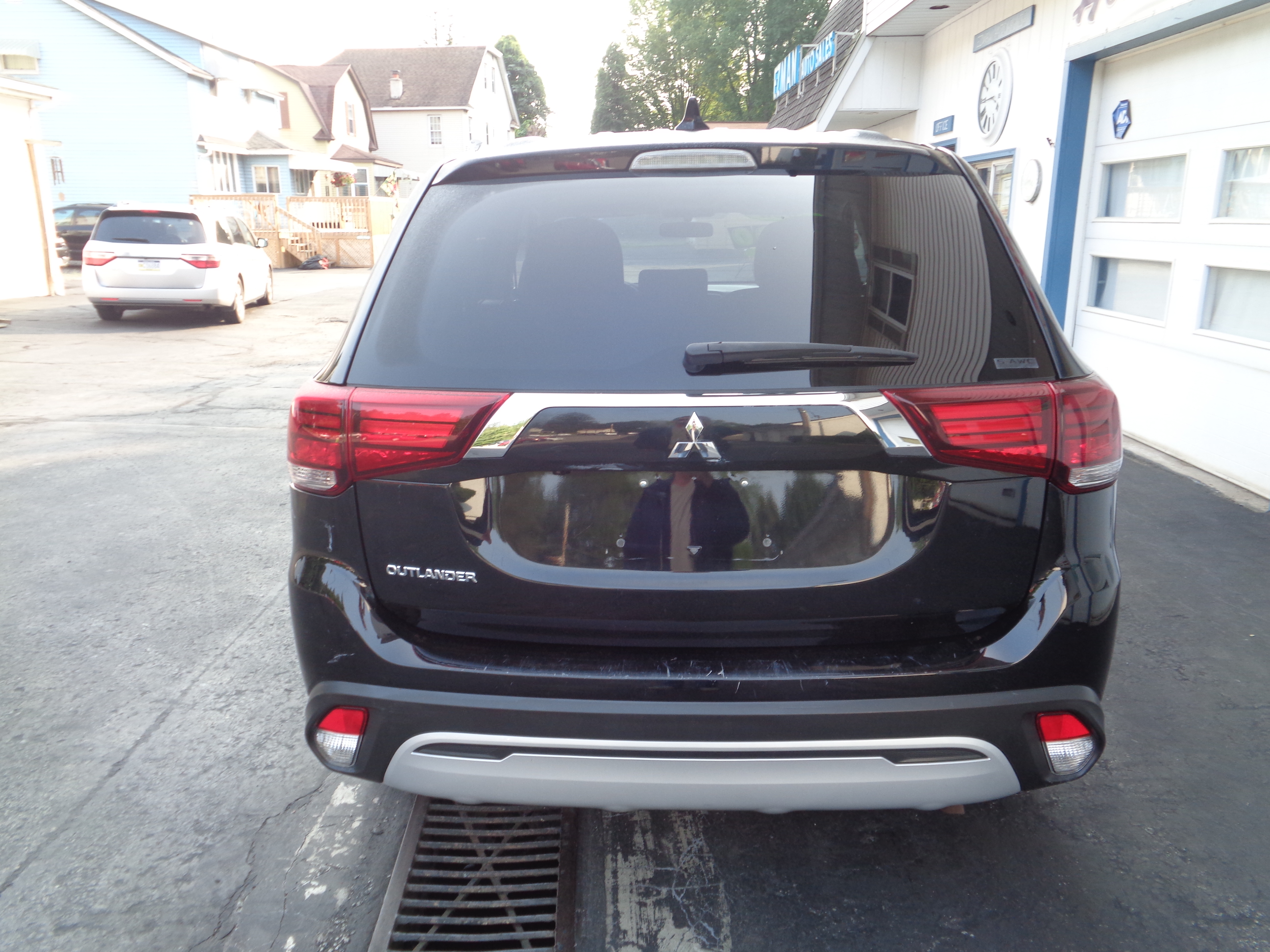Used 2020 Mitsubishi Outlander AWD image 11
