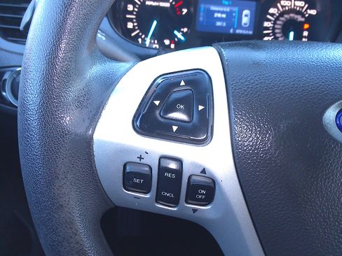 Used 2012 Ford Edge SE image 27