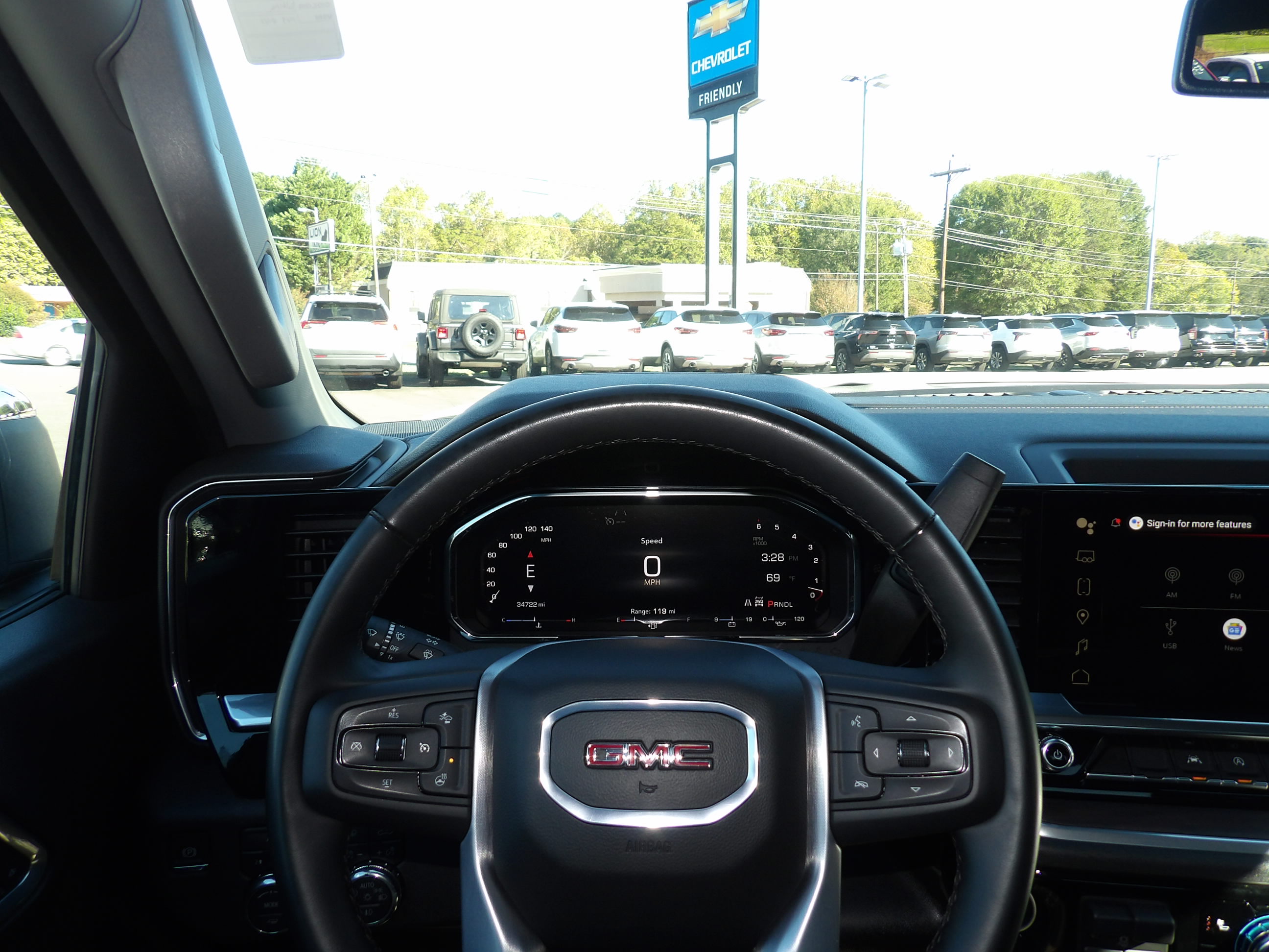 Used 2026 GMC Sierra 1500 4x4 Crew Cab SLT image 2