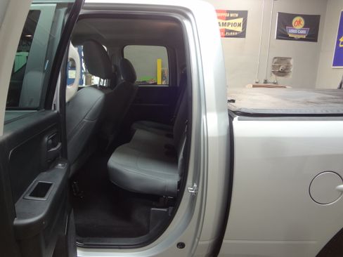 Used 2017 RAM 1500 Express image 15