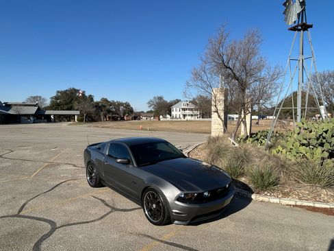 Used 2011 Ford Mustang GT Premium image 31