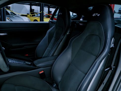 Used 2023 Porsche 718 Cayman GT4 image 14