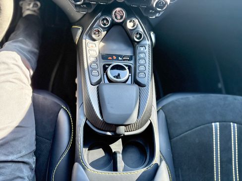 Used 2023 Aston Martin V8 Vantage image 20