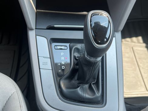 Used 2018 Hyundai Elantra Sedan FWD image 13