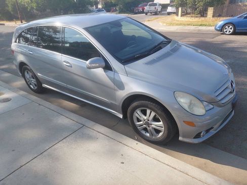 Used 2008 Mercedes-Benz R 350 image 4