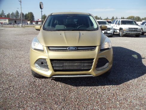Used 2015 Ford Escape SE image 2