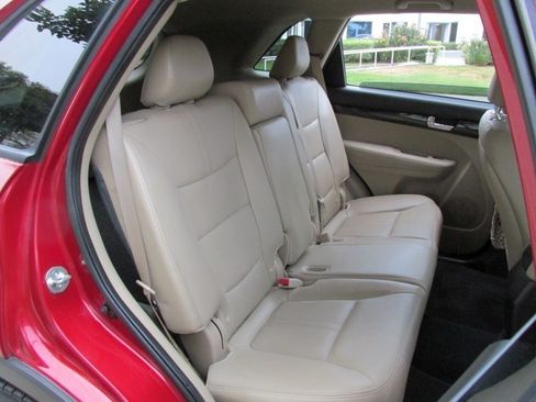Used 2011 Kia Sorento EX-L image 5