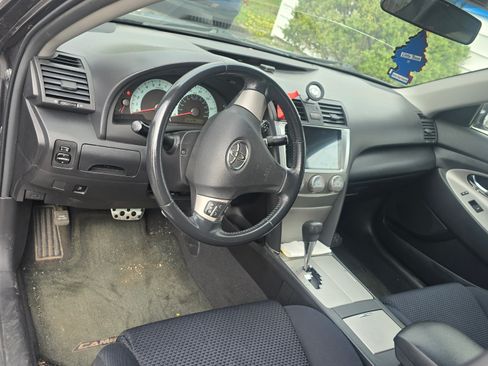 Used 2011 Toyota Camry SE image 9