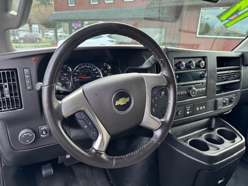 Used 2017 Chevrolet Express 3500 image 11