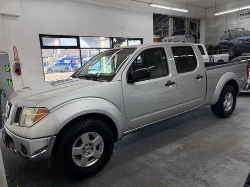 Used 2008 Nissan Frontier 2WD Crew Cab image 1