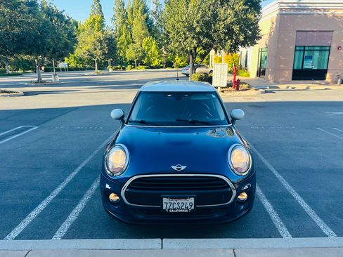 Used 2017 MINI Cooper 4-Door Hardtop FWD image 3
