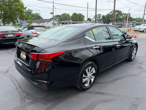 Used 2024 Nissan Altima 2.5 S FWD image 22