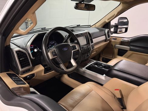 Used 2019 Ford F250 Lariat w/ Lariat Value Package image 14