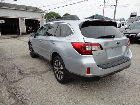 Used 2016 Subaru Outback 2.5i Limited AWD/4WD image 6