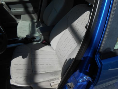 Used 2010 Ford Focus SE image 11