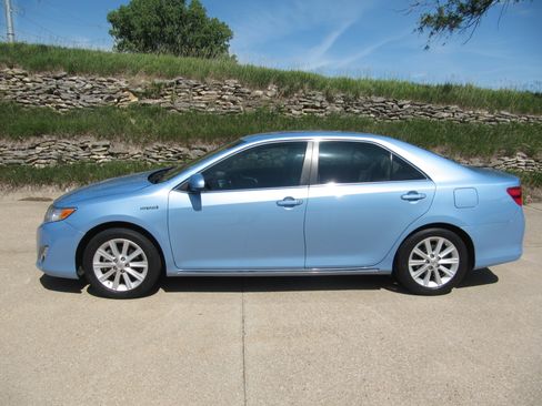 Used 2012 Toyota Camry Hybrid FWD image 8