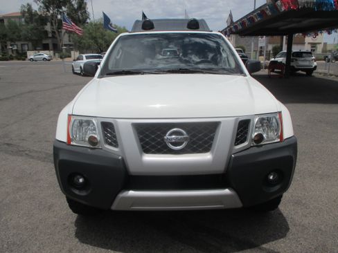 Used 2013 Nissan Xterra PRO-4X Sport Utility 4D AWD/4WD image 8