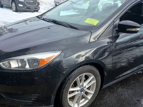 Used 2016 Ford Focus SE image 1
