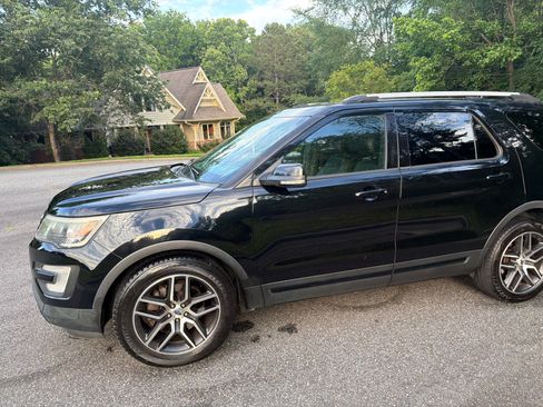 Used 2017 Ford Explorer 4WD Sport image 47