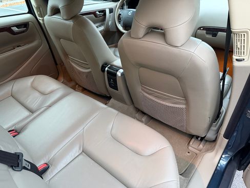 Used 2005 Volvo XC70 image 46
