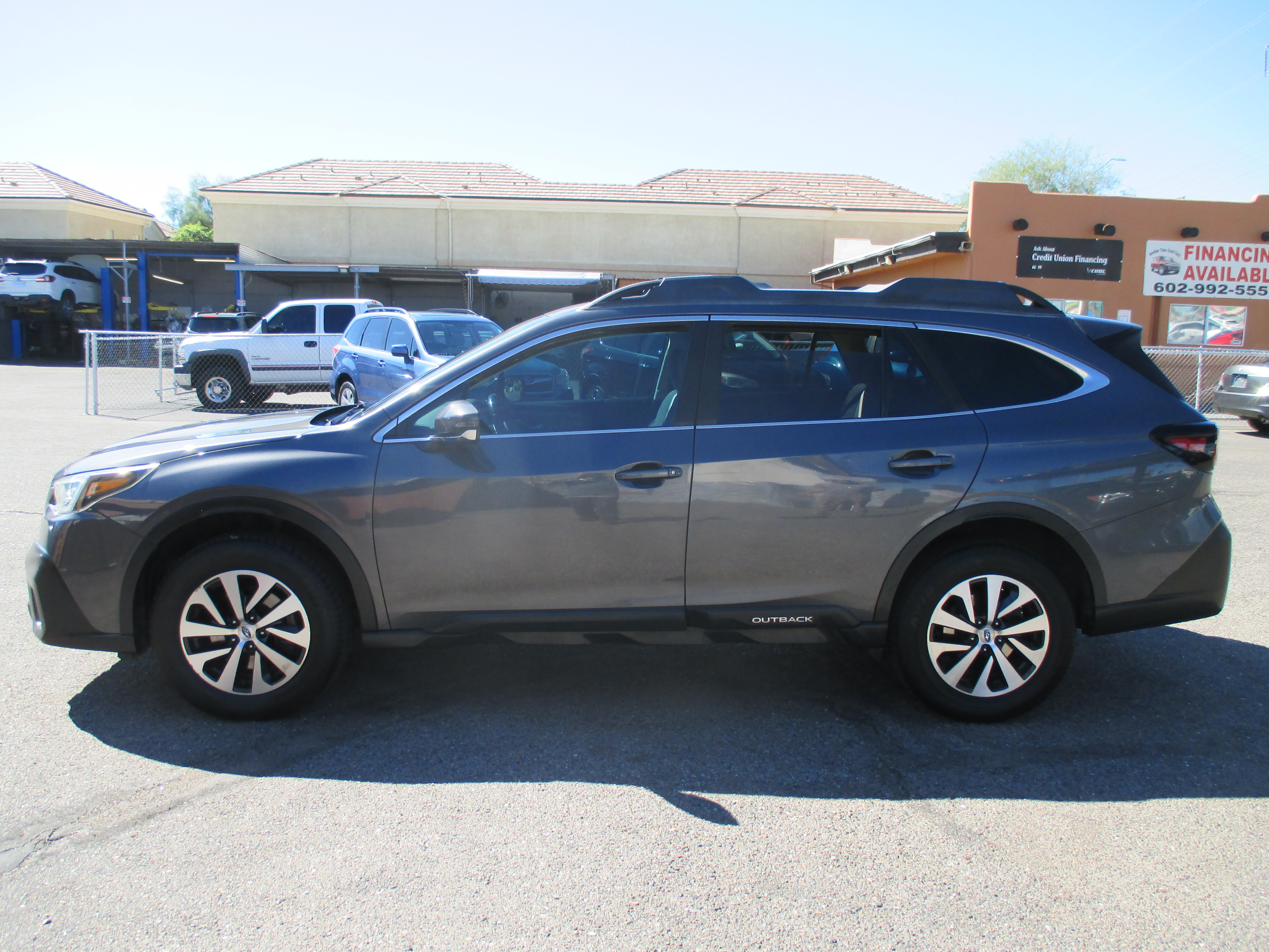 Used 2021 Subaru Outback Premium Wagon 4D AWD/4WD image 1