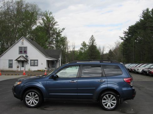 Used 2011 Subaru Forester 2.5X Limited AWD/4WD image 3