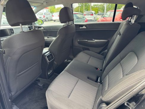 Used 2020 Kia Sportage LX image 10