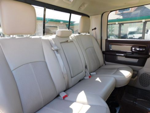 Used 2018 RAM 1500 Laramie image 28