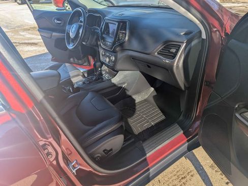 Used 2020 Jeep Cherokee Latitude Plus image 7