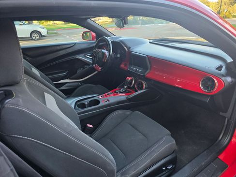 Used 2020 Chevrolet Camaro LT image 7