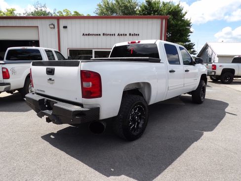 Used 2010 Chevrolet Silverado 2500 4x4 Crew Cab LT image 3