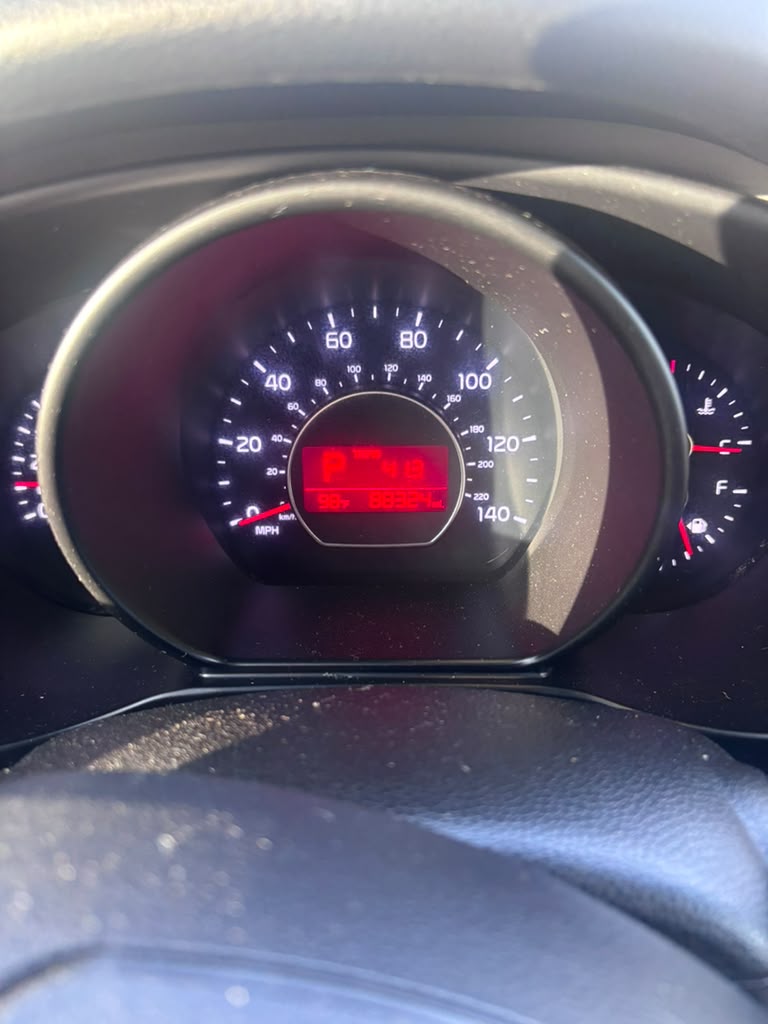Used 2023 Nissan Kicks SR FWD image 9
