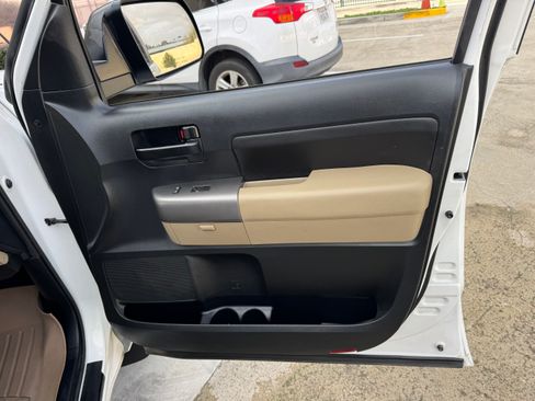 Used 2013 Toyota Tundra image 24