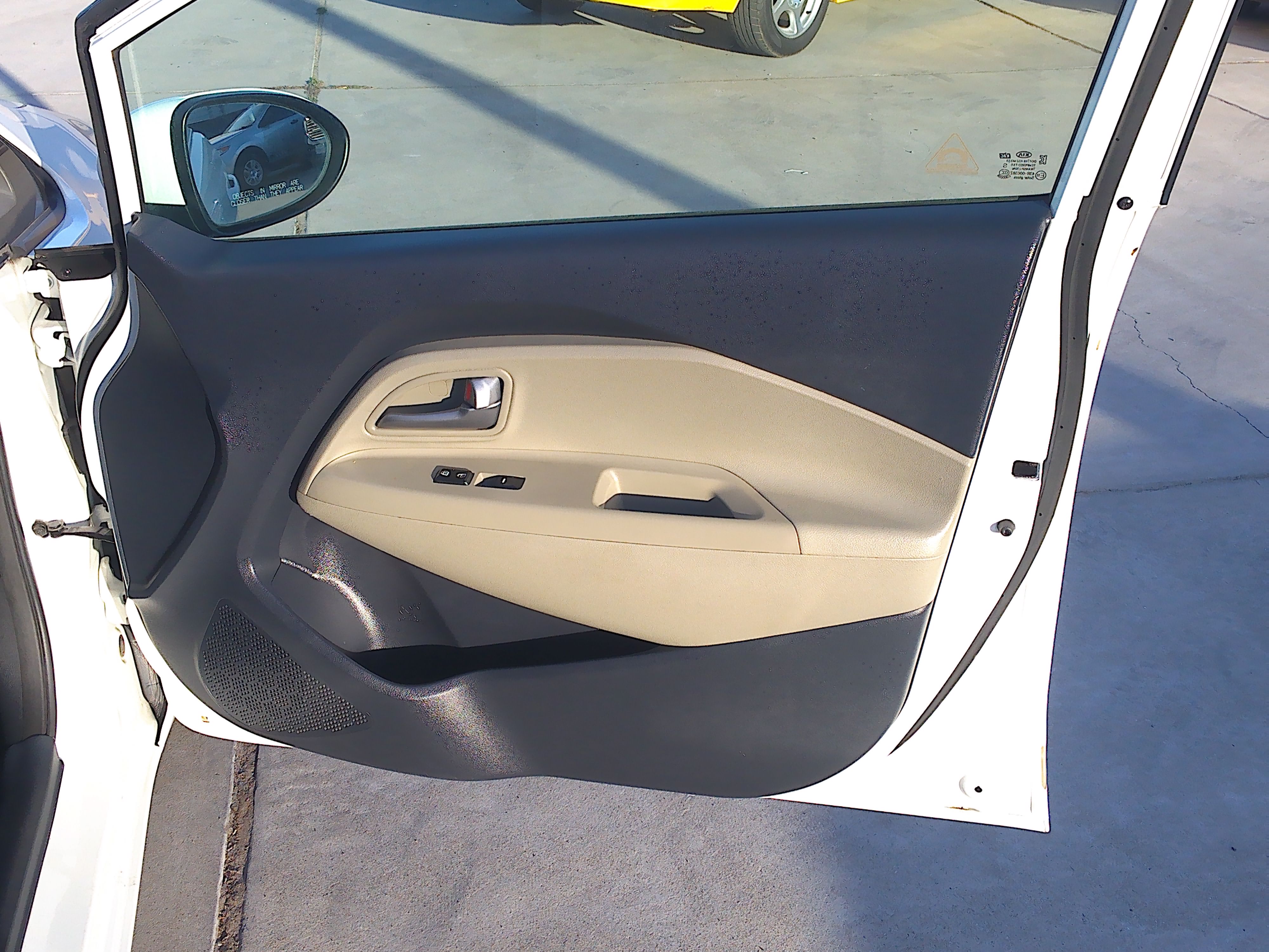 Used 2015 Kia Rio LX Hatchback FWD image 11