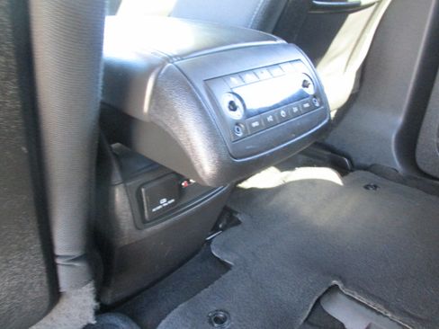 Used 2013 Chevrolet Traverse LT image 21