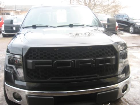 Used 2011 Ford F150 XLT image 2