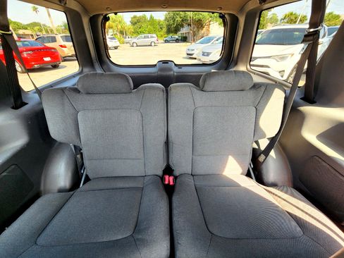 Used 2001 Ford Explorer XLT image 8