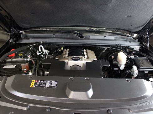 Used 2019 Cadillac Escalade Premium Luxury image 11