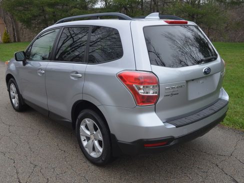 Used 2016 Subaru Forester 2.5i Premium image 2