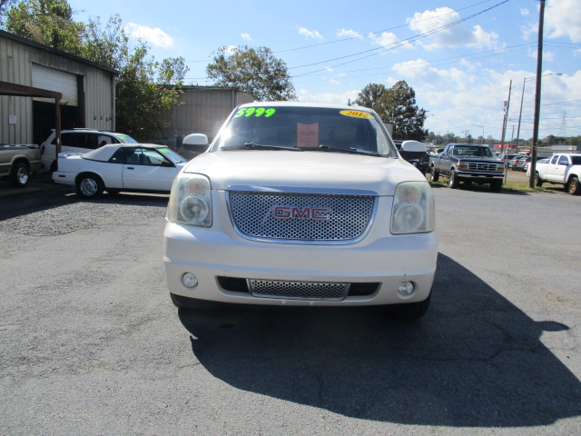 Used 2012 GMC Yukon AWD Denali image 3