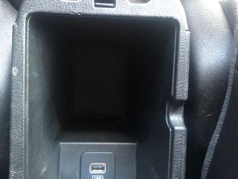 Used 2015 Jeep Renegade Trailhawk image 17